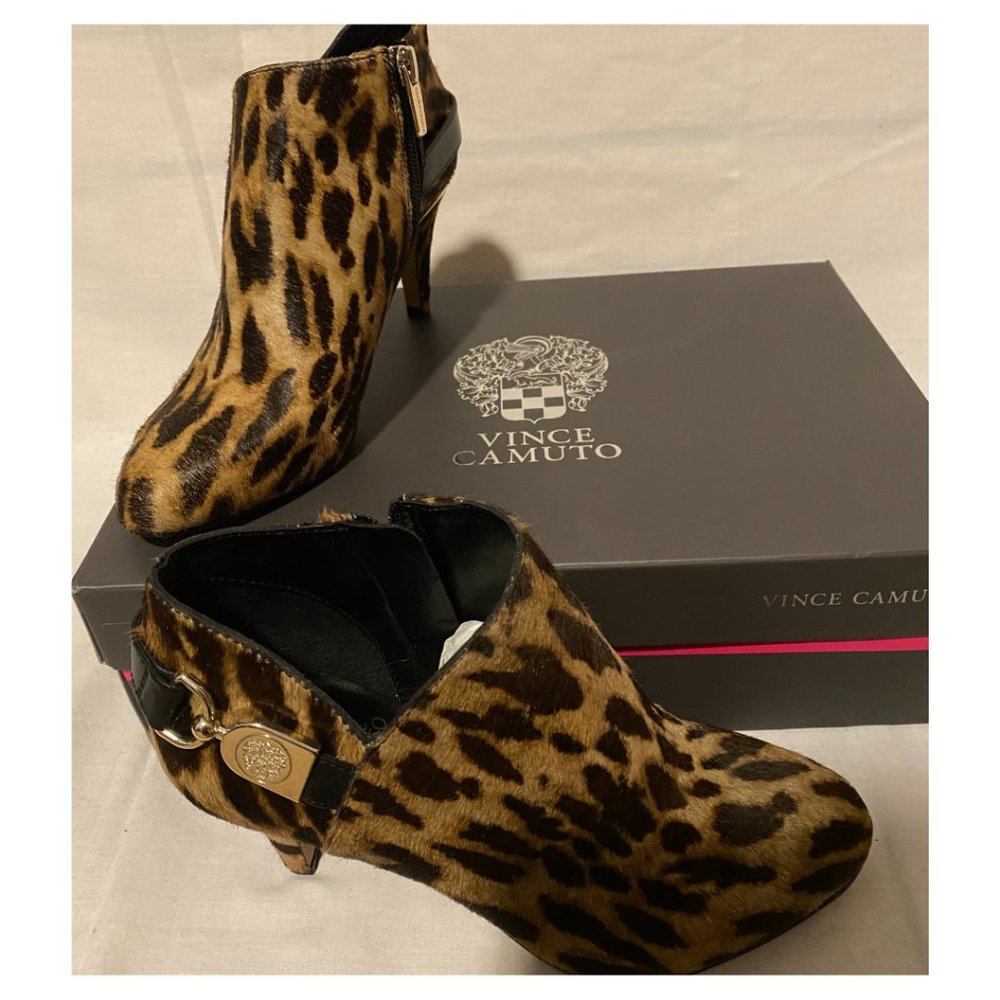 NWT NIB Vince Camuto Genuine Cow Fur Ankle Boots